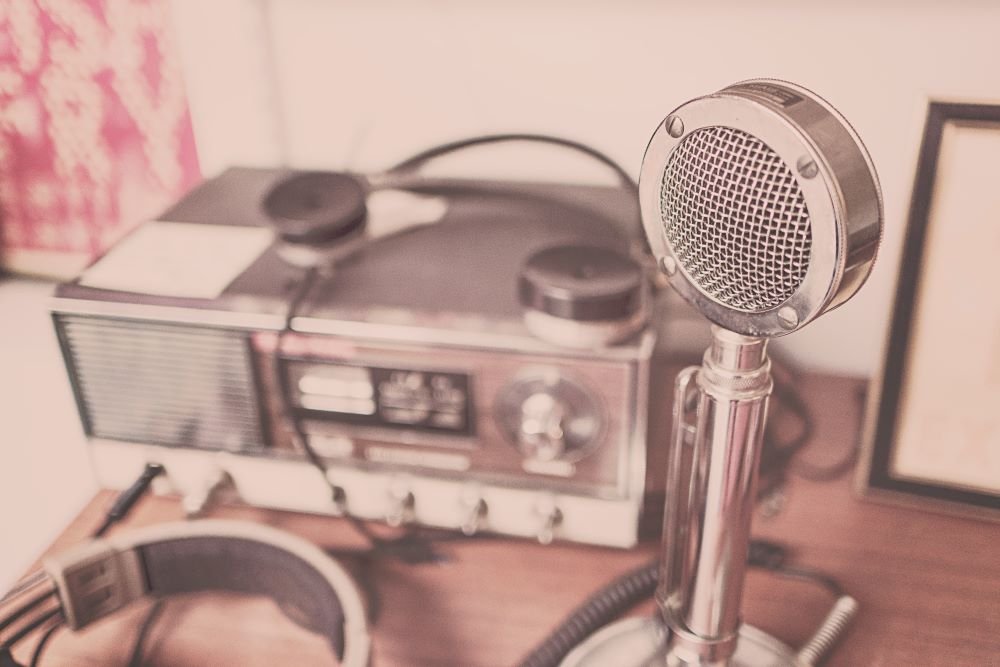 Radio Advertising Strategies: Maximise Impact & ROI!