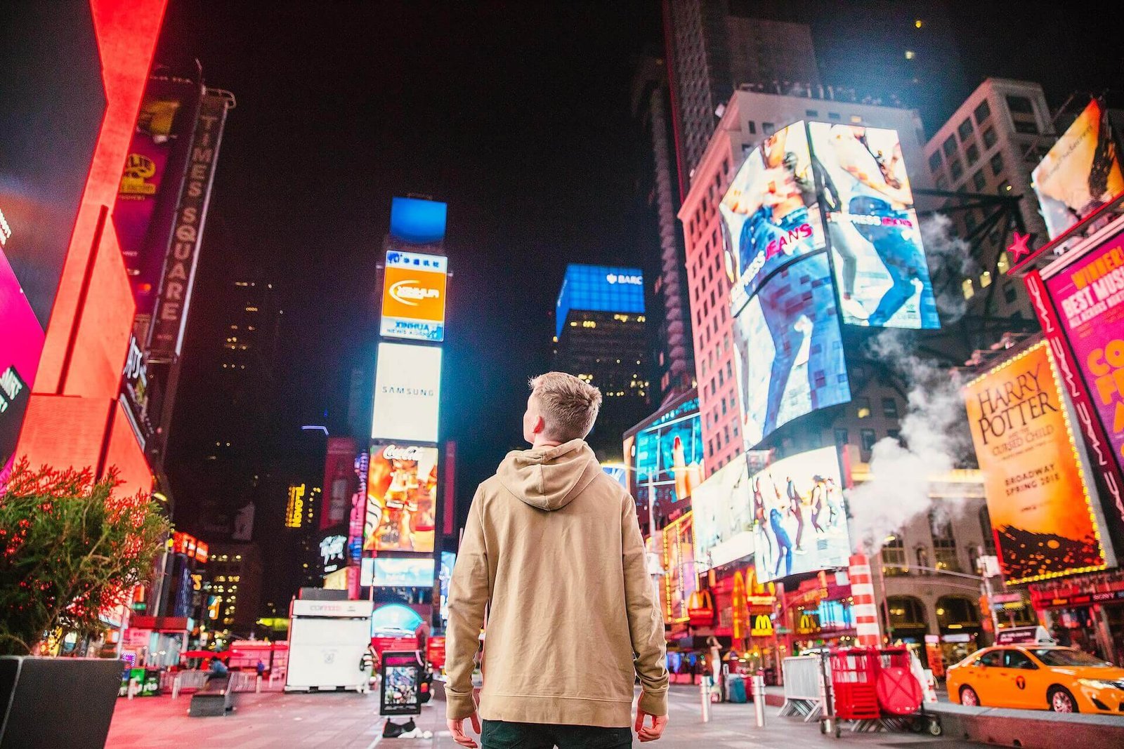 DOOH Advertising Dubai: Complete Guide to Digital Out-of-Home 2026
