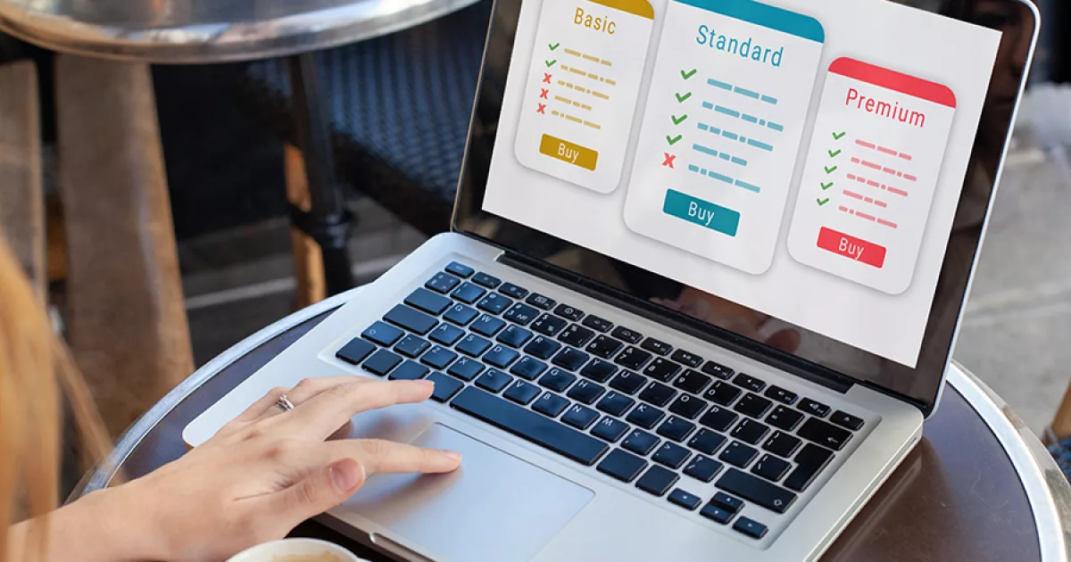 Pay Per Lead vs Retainer in the UAE: What We Recommend and When